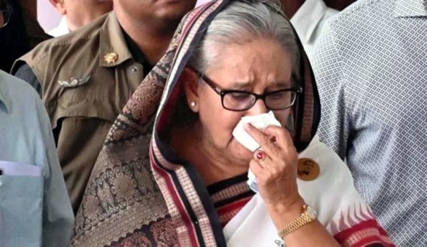 হাসিনাকে তৃতীয় দেশে স্থানান্তরই ভারতের বাস্তবসম্মত বিকল্প