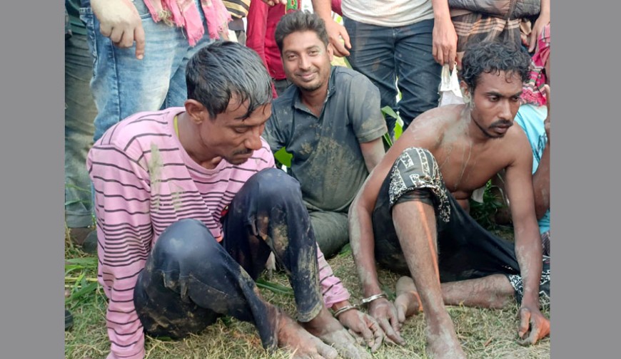 ছদ্মবেশে দুই ডাকাত ধরলো পুলিশ!