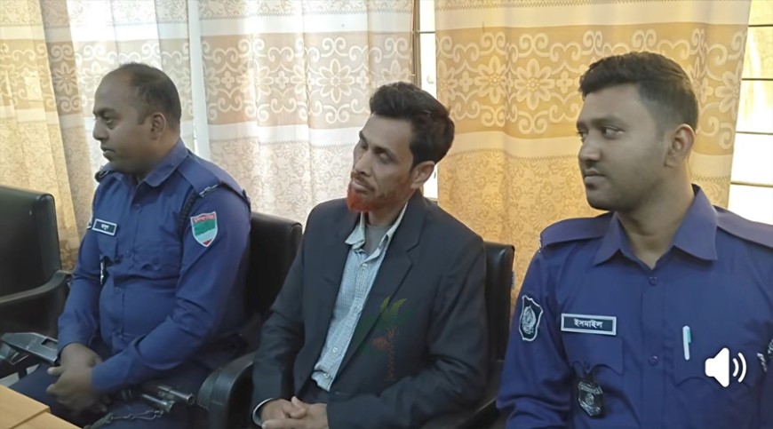 ইউএনওকে নিয়ে ফেসবুকে অশ্লীল কবিতা পোস্ট করে শিক্ষক কারাগারে