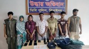 পুলিশের ইউনিফর্ম ওয়াকিটকিসহ পাঁচ তরুণ-তরুণী আটক