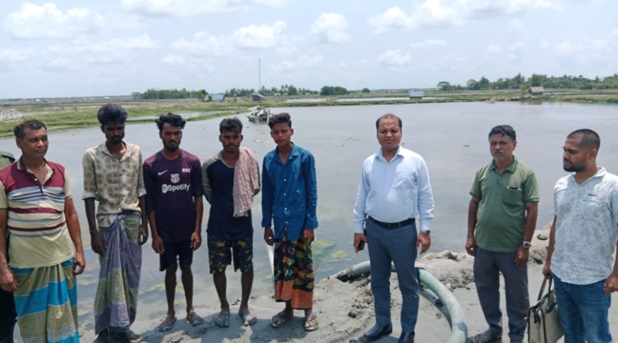 দেবহাটায় অবৈধভাবে বালু উত্তোলনে জরিমানা