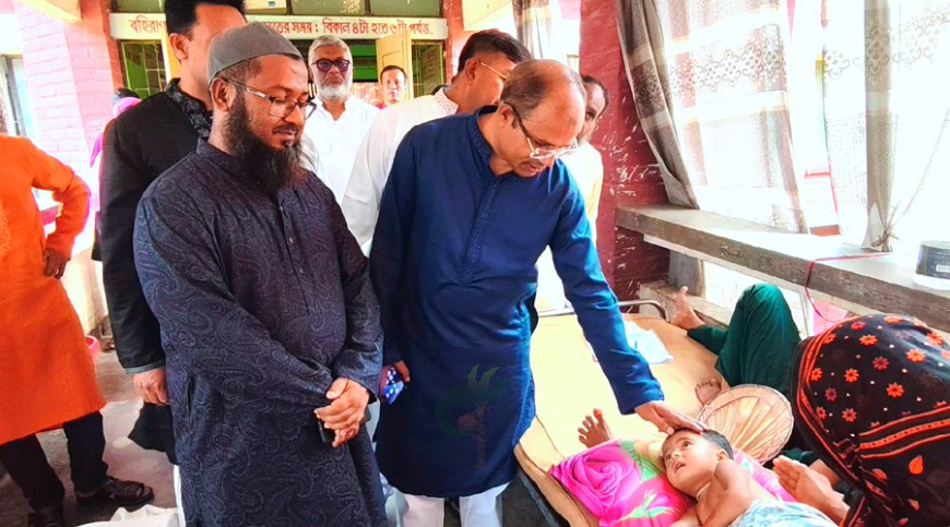 ঈদের ছুটিতে মহম্মদপুর হাসপাতালে যুগ্ম সচিবের আকস্মিক পরিদর্শন