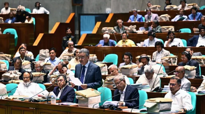 বাজেট: জনআকাঙ্ক্ষা পূরণের দায়িত্ব সরকারের কাঁধে