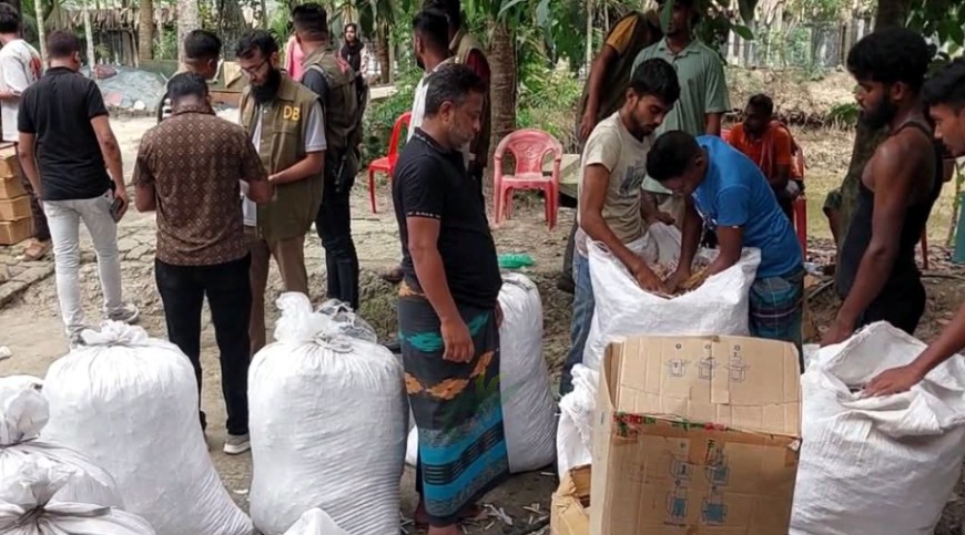 মোরেলগঞ্জে দশ লাখ ‘নকল সিগারেট’ ও চোরাই যন্ত্রাংশ উদ্ধার