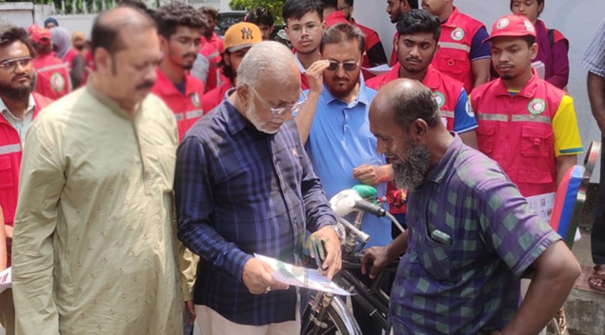 ডেঙ্গু প্রতিরোধে যশোরে রেড ক্রিসেন্টের কর্মসূচি
