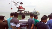 দৌলতদিয়ায় আবারও নিয়ন্ত্রণ হারিয়ে পদ্মা নদীতে বাস!