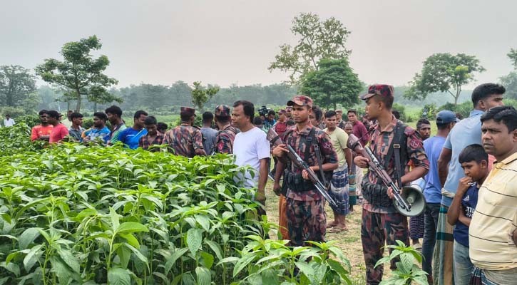 মেহেরপুর সীমান্তে পুশইন প্রতিরোধে বিজিবি-গ্রামবাসী