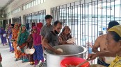 কেউ খাবার পায় কেউ পায় না
